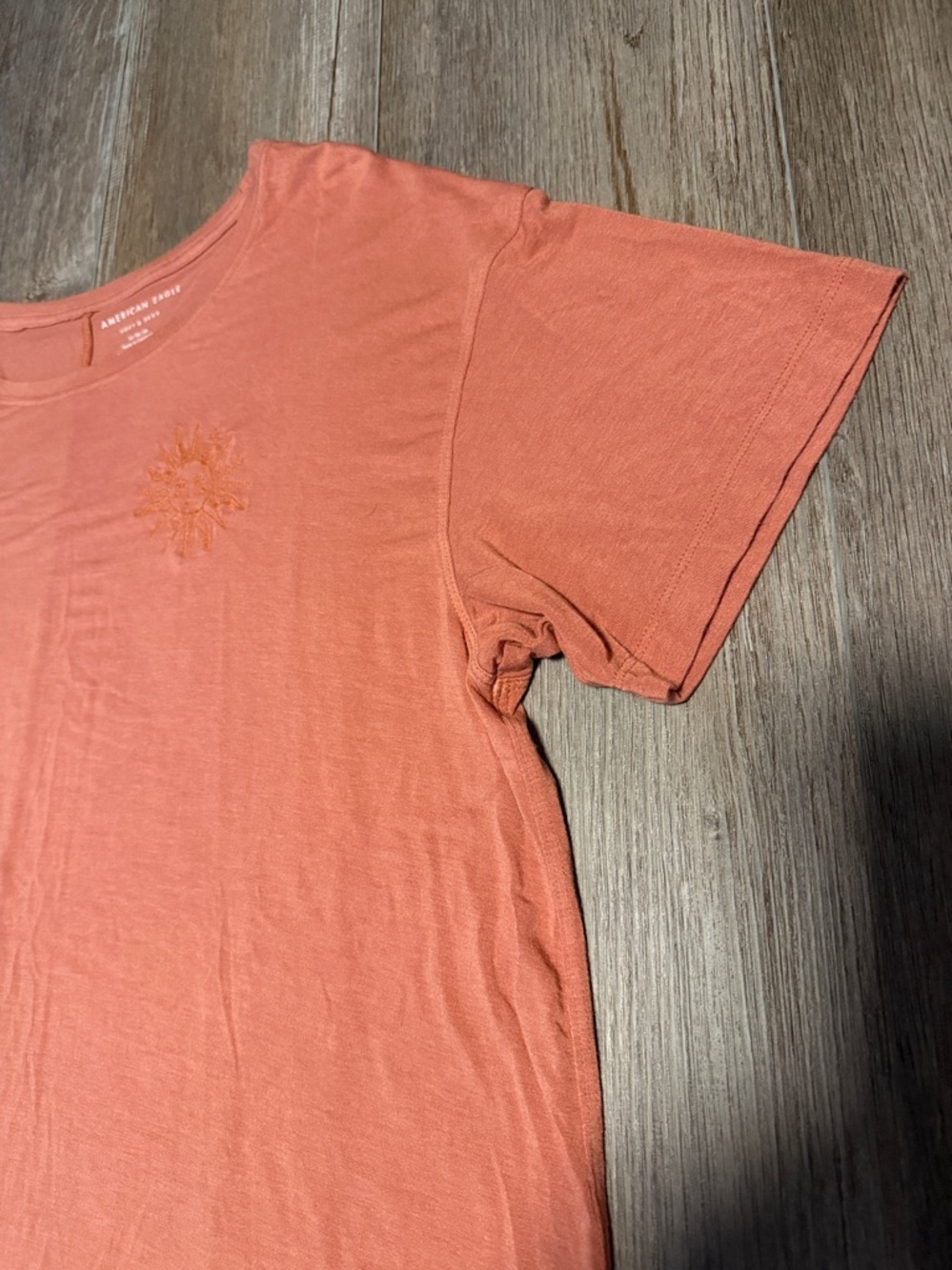 American Eagle Outfitters Soft & Sexy Coral Crewneck Tee - Picture 4 of 7